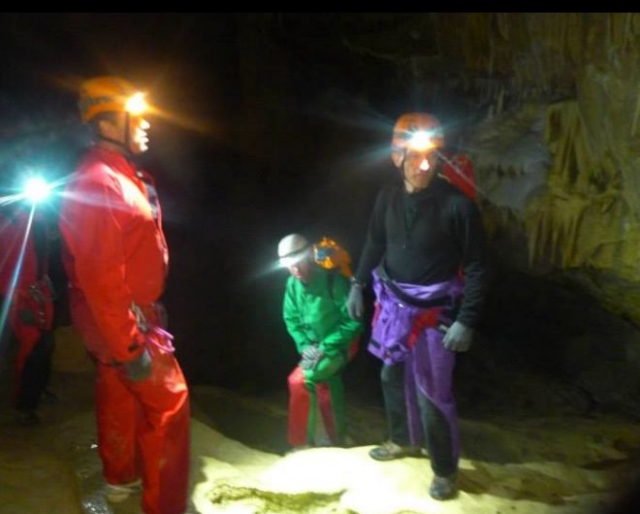  Espeleología en la Gruta de Gournier
